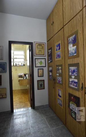 Casa de condomínio à venda com 450m², 4 quartos e 6 vagasCloset da Suíte 1