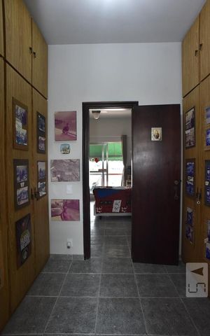 Casa de condomínio à venda com 450m², 4 quartos e 6 vagasCloset da Suíte 1