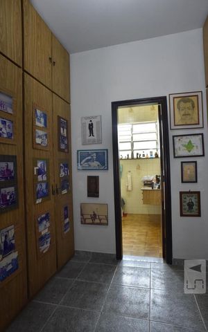 Casa de condomínio à venda com 450m², 4 quartos e 6 vagasCloset da Suíte 1