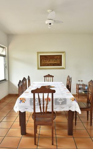 Casa de condomínio à venda com 450m², 4 quartos e 6 vagasSala