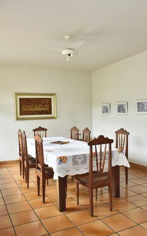 Casa de condomínio à venda com 450m², 4 quartos e 6 vagasSala