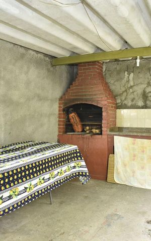 Casa de condomínio à venda com 450m², 4 quartos e 6 vagasChurrasqueira