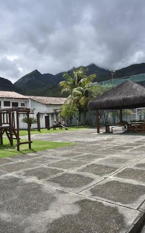 Casa de condomínio à venda com 450m², 4 quartos e 6 vagasárea comum