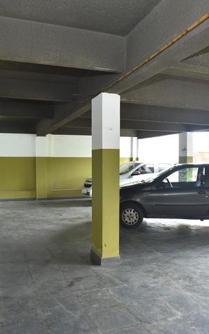 Casa de condomínio à venda com 450m², 4 quartos e 6 vagasGaragem
