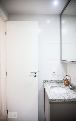 Apartamento à venda com 41m², 1 quarto e 1 vaga Apartamento à venda com 41m², 1 quarto e 1 vagaBanheiro