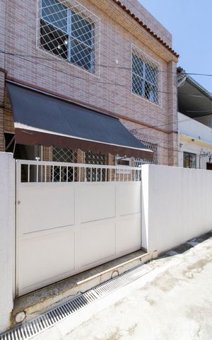 Casa à venda com 151m², 4 quartos e sem vaga Casa à venda com 151m², 4 quartos e sem vagaFachada da Casa