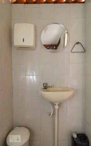 Casa à venda com 151m², 4 quartos e sem vaga Casa à venda com 151m², 4 quartos e sem vagaBanheiro do Serviço - Terraço