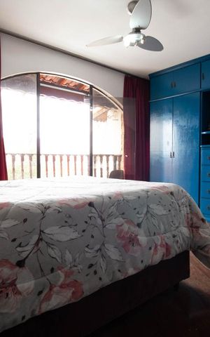 Casa à venda com 300m², 5 quartos e 2 vagas Casa à venda com 300m², 5 quartos e 2 vagasSuíte 1