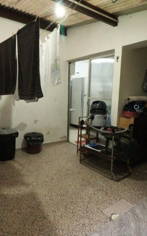Apartamento à venda com 180m², 3 quartos e 1 vagaÁrea de Serviço