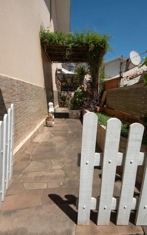 Casa à venda com 360m², 3 quartos e 4 vagasCorredor Lateral