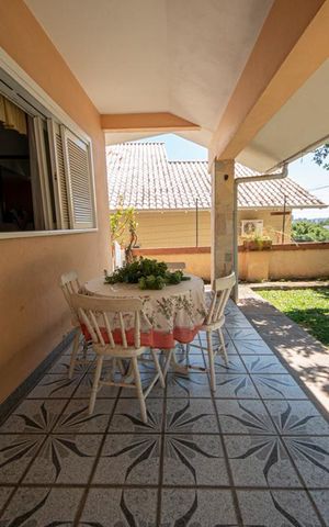 Casa à venda com 360m², 3 quartos e 4 vagasVaranda da Frente da Casa