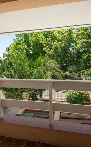 Casa à venda com 360m², 3 quartos e 4 vagasSacada da Sala 2