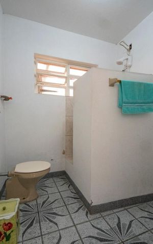 Casa à venda com 360m², 3 quartos e 4 vagasBanheiro 5