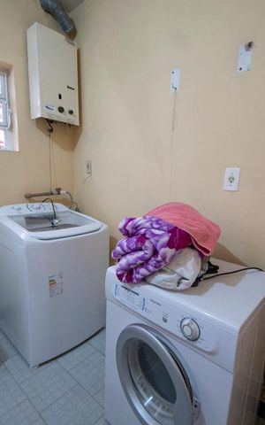 Casa à venda com 360m², 3 quartos e 4 vagasÁrea de Serviço