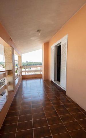 Casa à venda com 360m², 3 quartos e 4 vagasSacada do Quarto da Suíte 1