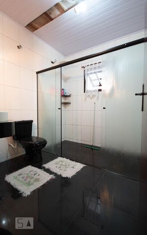 Casa à venda com 300m², 5 quartos e 2 vagas Casa à venda com 300m², 5 quartos e 2 vagasBanheiro da Suíte Master