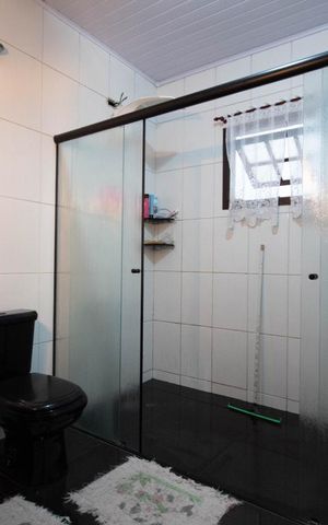 Casa à venda com 300m², 5 quartos e 2 vagas Casa à venda com 300m², 5 quartos e 2 vagasBanheiro da Suíte Master