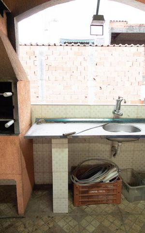 Casa à venda com 300m², 5 quartos e 2 vagas Casa à venda com 300m², 5 quartos e 2 vagasChurrasqueira