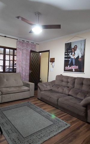 Casa à venda com 300m², 5 quartos e 2 vagas Casa à venda com 300m², 5 quartos e 2 vagasSala