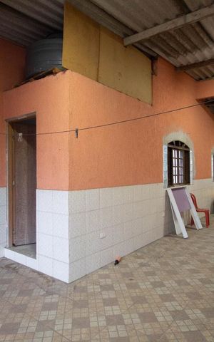 Casa à venda com 300m², 5 quartos e 2 vagas Casa à venda com 300m², 5 quartos e 2 vagasÁrea de Festas