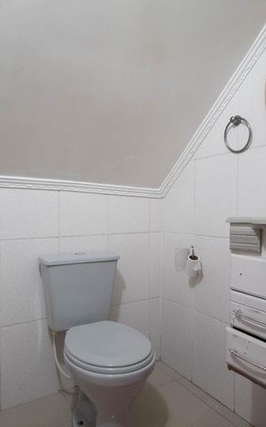 Casa à venda com 300m², 5 quartos e 2 vagas Casa à venda com 300m², 5 quartos e 2 vagasLavabo