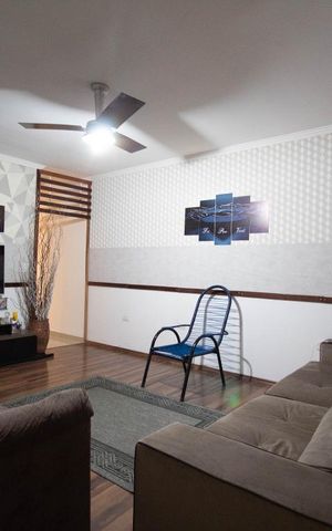 Casa à venda com 300m², 5 quartos e 2 vagas Casa à venda com 300m², 5 quartos e 2 vagasSala