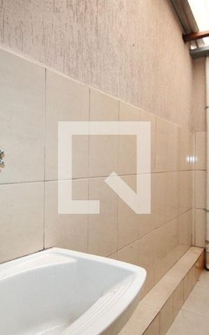 Apartamento para alugar com 60m², 2 quartos e sem vagaCozinha e Área de Serviço