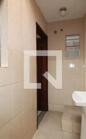 Apartamento para alugar com 60m², 2 quartos e sem vagaCozinha e Área de Serviço