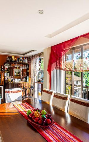 Apartamento à venda com 239m², 4 quartos e 2 vagas Apartamento à venda com 239m², 4 quartos e 2 vagasSala