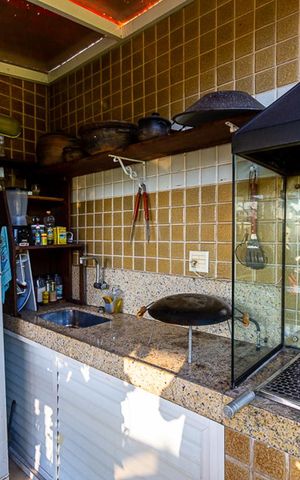 Apartamento à venda com 239m², 4 quartos e 2 vagas Apartamento à venda com 239m², 4 quartos e 2 vagasEspaço Gourmet