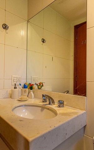 Apartamento à venda com 239m², 4 quartos e 2 vagas Apartamento à venda com 239m², 4 quartos e 2 vagasBanheiro da Suíte 4