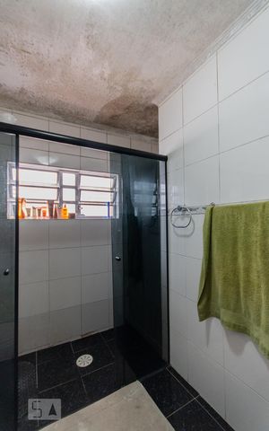 Casa à venda com 300m², 3 quartos e 3 vagas Casa à venda com 300m², 3 quartos e 3 vagasBanheiro 1