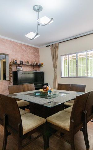 Casa à venda com 300m², 3 quartos e 3 vagas Casa à venda com 300m², 3 quartos e 3 vagasSala de Jantar