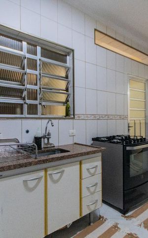 Casa à venda com 300m², 3 quartos e 3 vagas Casa à venda com 300m², 3 quartos e 3 vagasCozinha