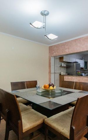 Casa à venda com 300m², 3 quartos e 3 vagas Casa à venda com 300m², 3 quartos e 3 vagasSala de Jantar