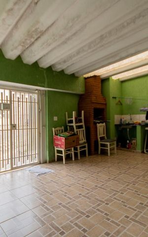 Casa à venda com 300m², 3 quartos e 3 vagas Casa à venda com 300m², 3 quartos e 3 vagasGaragem/Churrasqueira