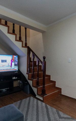 Casa à venda com 300m², 3 quartos e 3 vagas Casa à venda com 300m², 3 quartos e 3 vagasSala