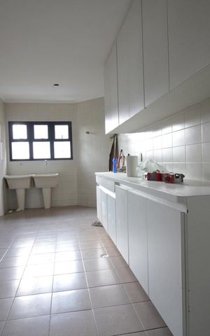 Apartamento à venda com 305m², 4 quartos e 5 vagasÁrea de Serviço