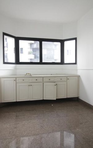 Apartamento à venda com 305m², 4 quartos e 5 vagasCopa