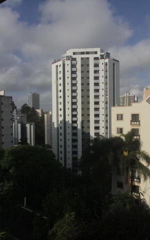 Apartamento à venda com 305m², 4 quartos e 5 vagasVista da suíte 2