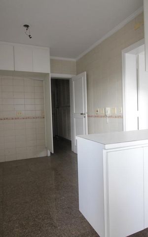 Apartamento à venda com 305m², 4 quartos e 5 vagasCozinha