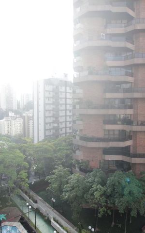 Apartamento à venda com 305m², 4 quartos e 5 vagasVista da suíte 4