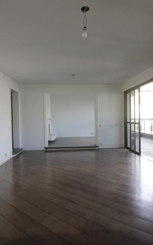 Apartamento à venda com 305m², 4 quartos e 5 vagasSala