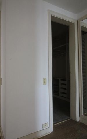 Apartamento à venda com 305m², 4 quartos e 5 vagasCloset