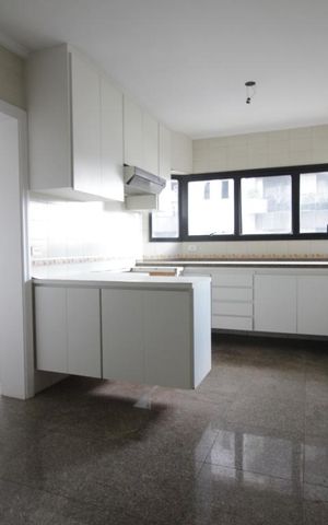 Apartamento à venda com 305m², 4 quartos e 5 vagasCozinha