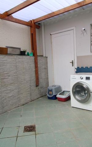Casa à venda com 225m², 3 quartos e 3 vagasÁrea de Serviço