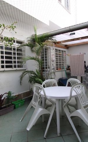 Casa à venda com 225m², 3 quartos e 3 vagasQuintal dos fundos