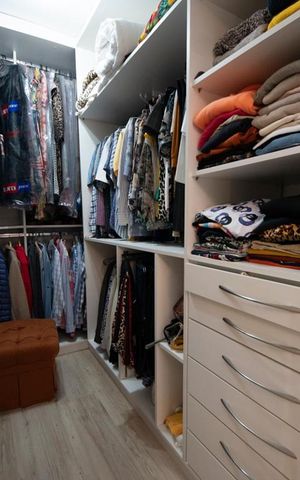 Casa à venda com 680m², 3 quartos e 2 vagasCloset da suíte