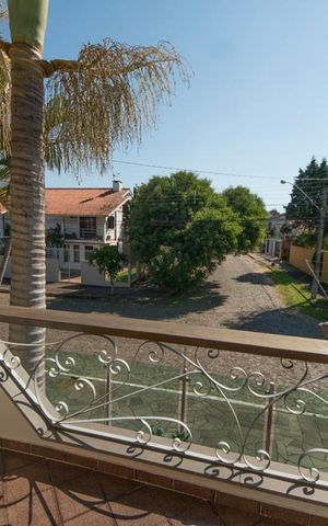 Casa à venda com 680m², 3 quartos e 2 vagasSacada Quarto 3 Suíte