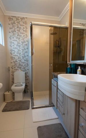 Casa à venda com 680m², 3 quartos e 2 vagasBanheiro da Suíte